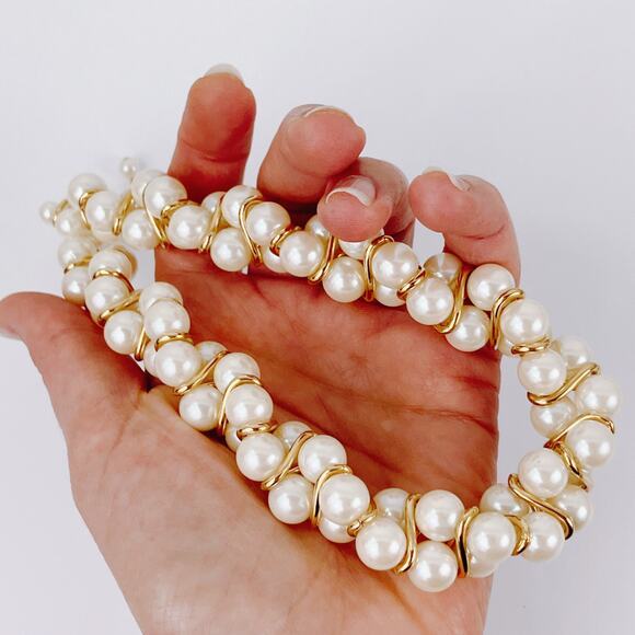 Vintage 1960s Wedding Necklace Faux Pearl Cluster Gold Tone Mid Century Jewelry - Picture 7 of 14